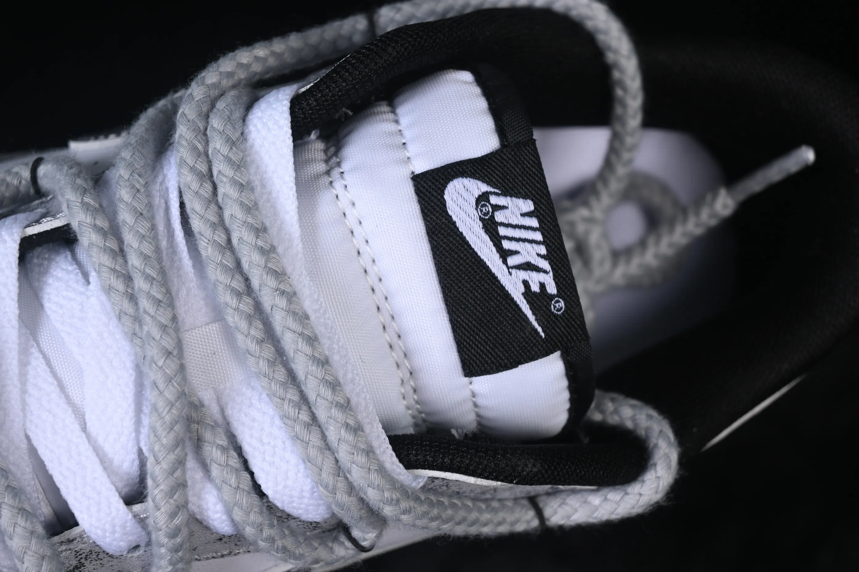 All categories Nk SB Dunk Series Nk SB Dunk Low High-end customized low-top sneakers Nike SB Dunk Low straps Anniversary high-end customized low-top casual sneakers DD1391-100